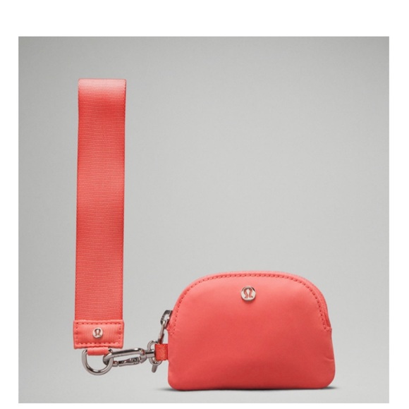 ❣️SOLD❣️ NEW Lululemon Dual Pouch Wristlet Pink Mist/Raspberry Cream/White - Picture 6 of 9